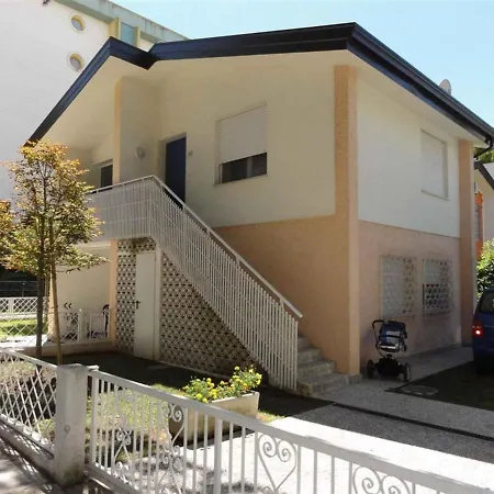In 38251 Apartment *