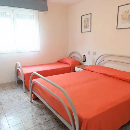 In 38251 Apartment